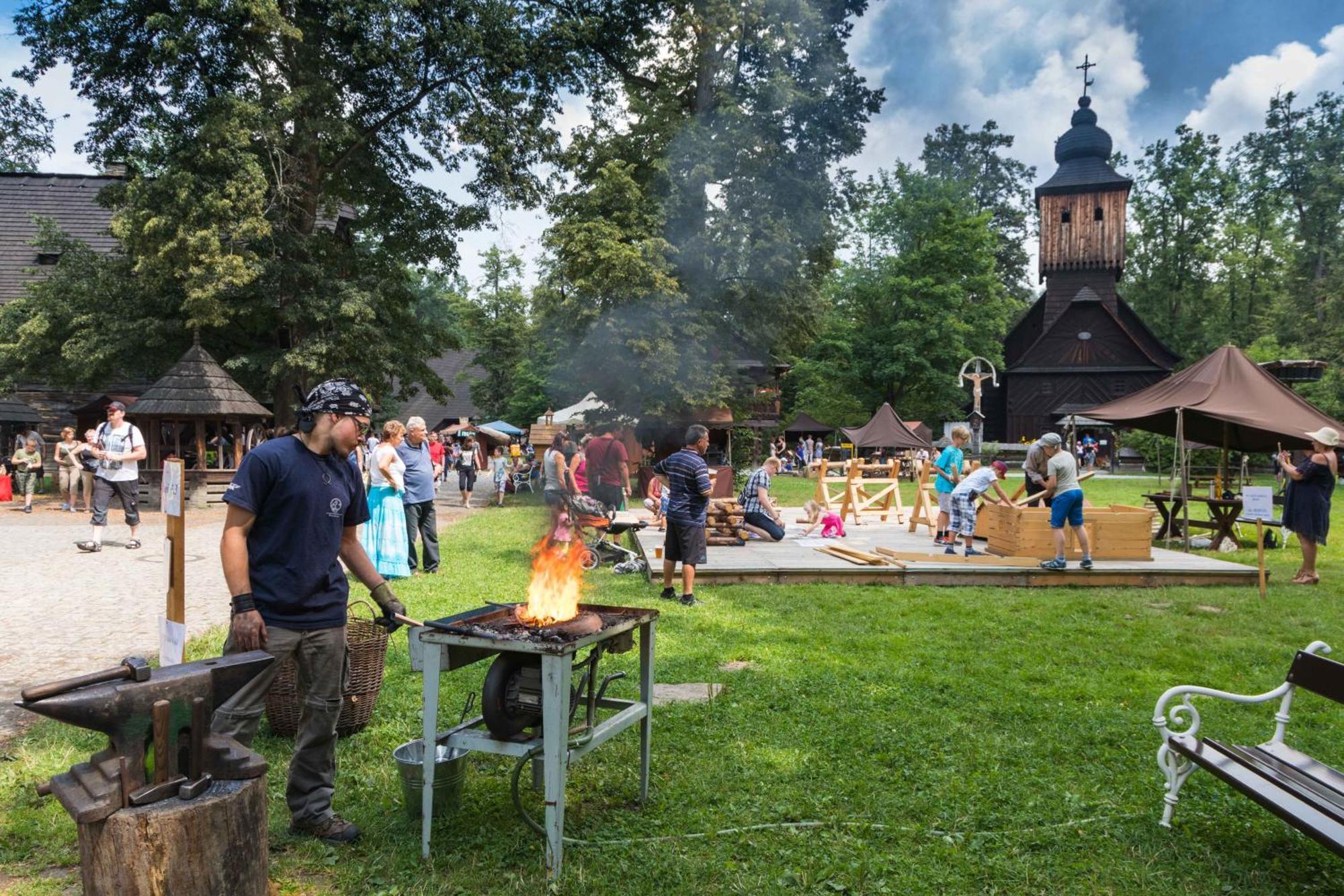 Hotel RELAX Rožnov pod Radhoštěm Buitenkant foto